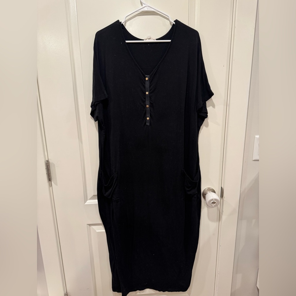 Black Midi Henley Dress with Pockets